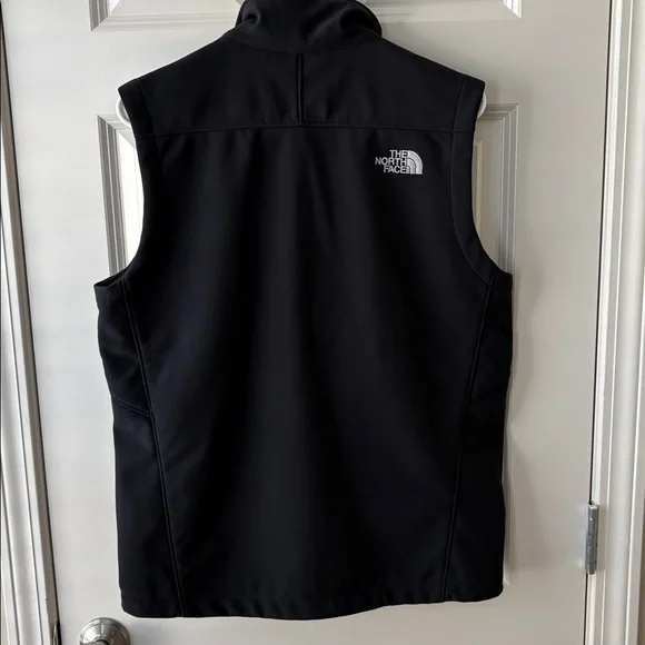 Men’s North Face Black Vest - Picture 5 of 5